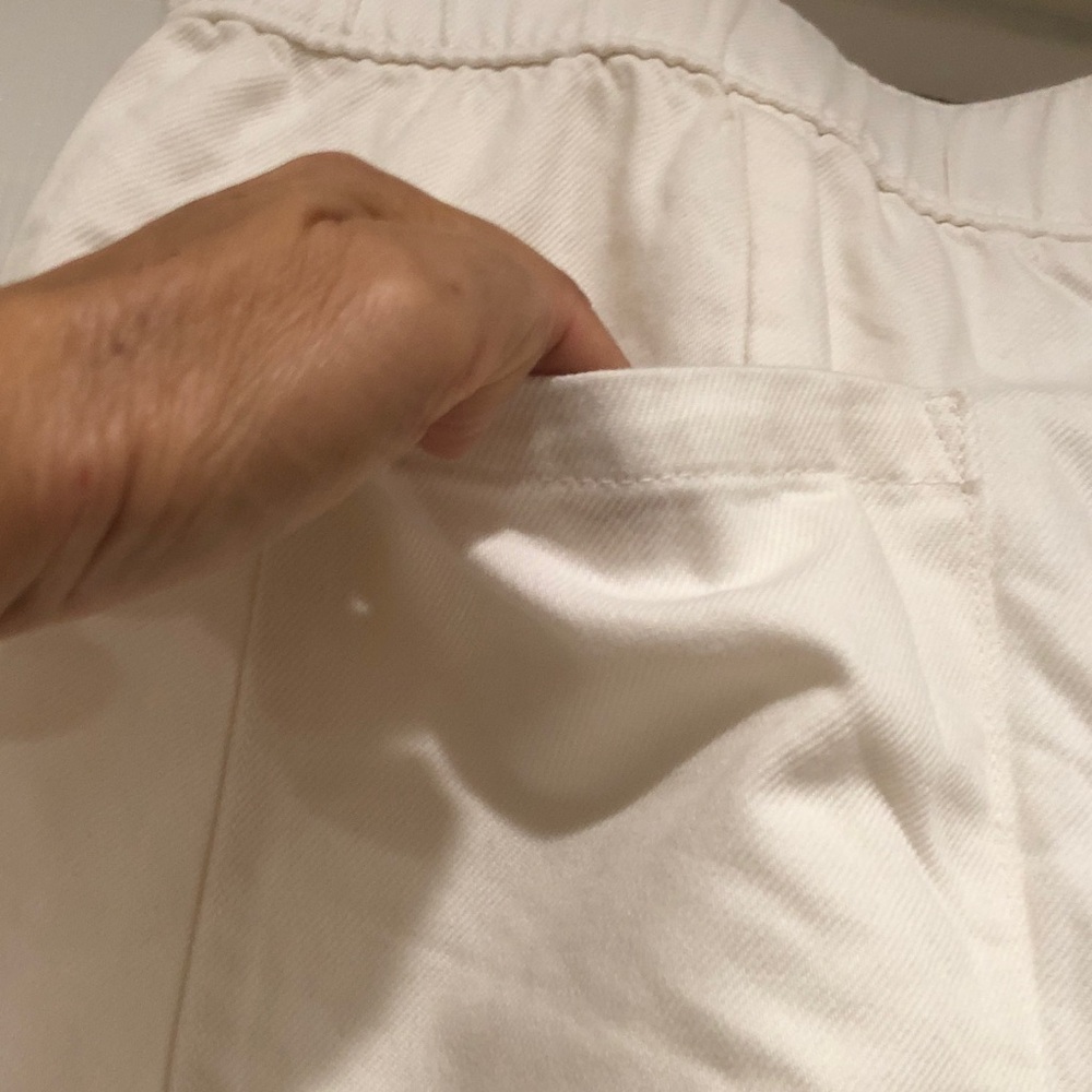 Women's White Elastic Waist Shorts - Picture 9 of 12